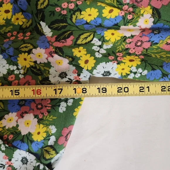 Green and White Floral Wrap Puff Sleeve Romper - Picture 12 of 13